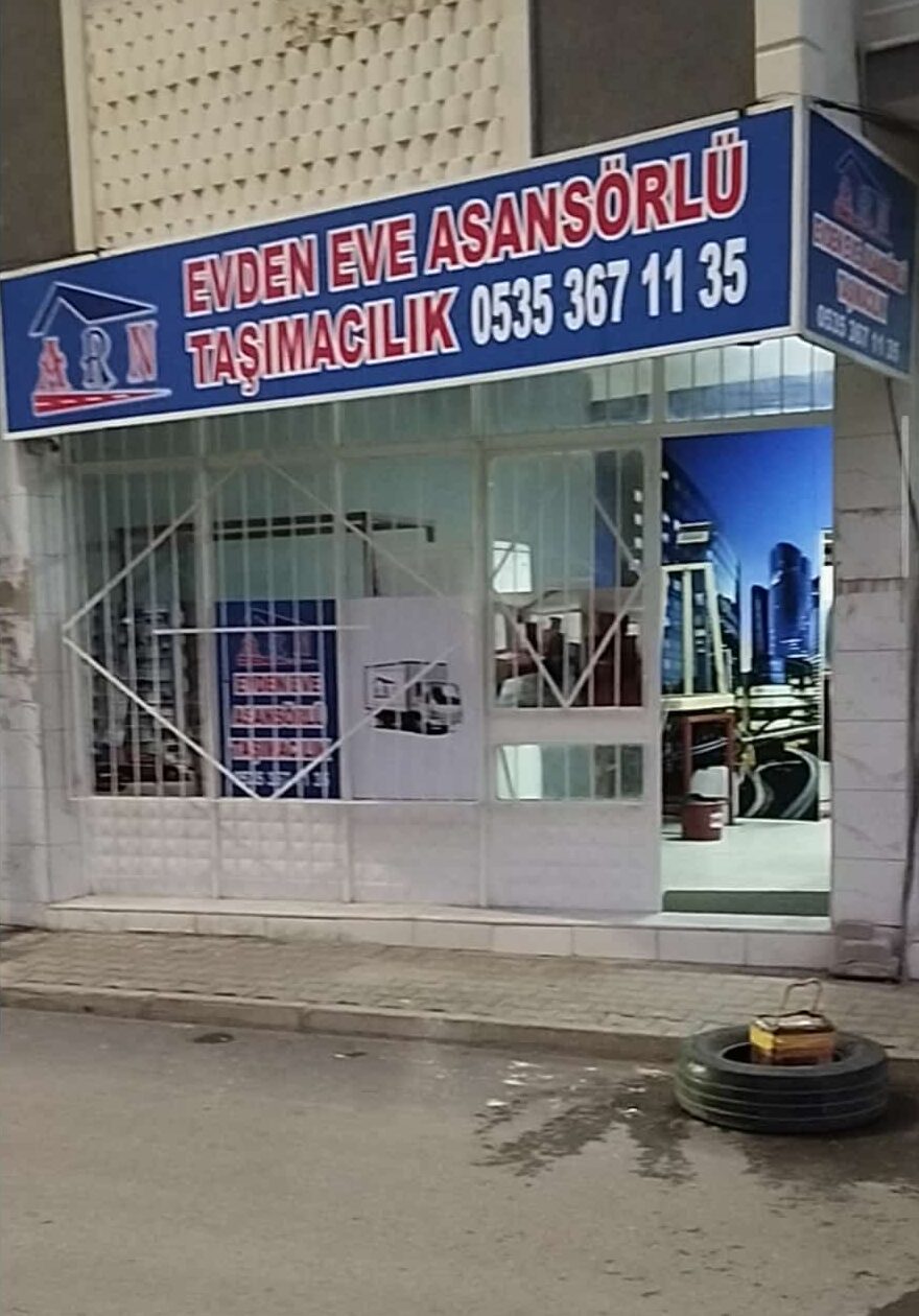 ARN depo mağaza önü